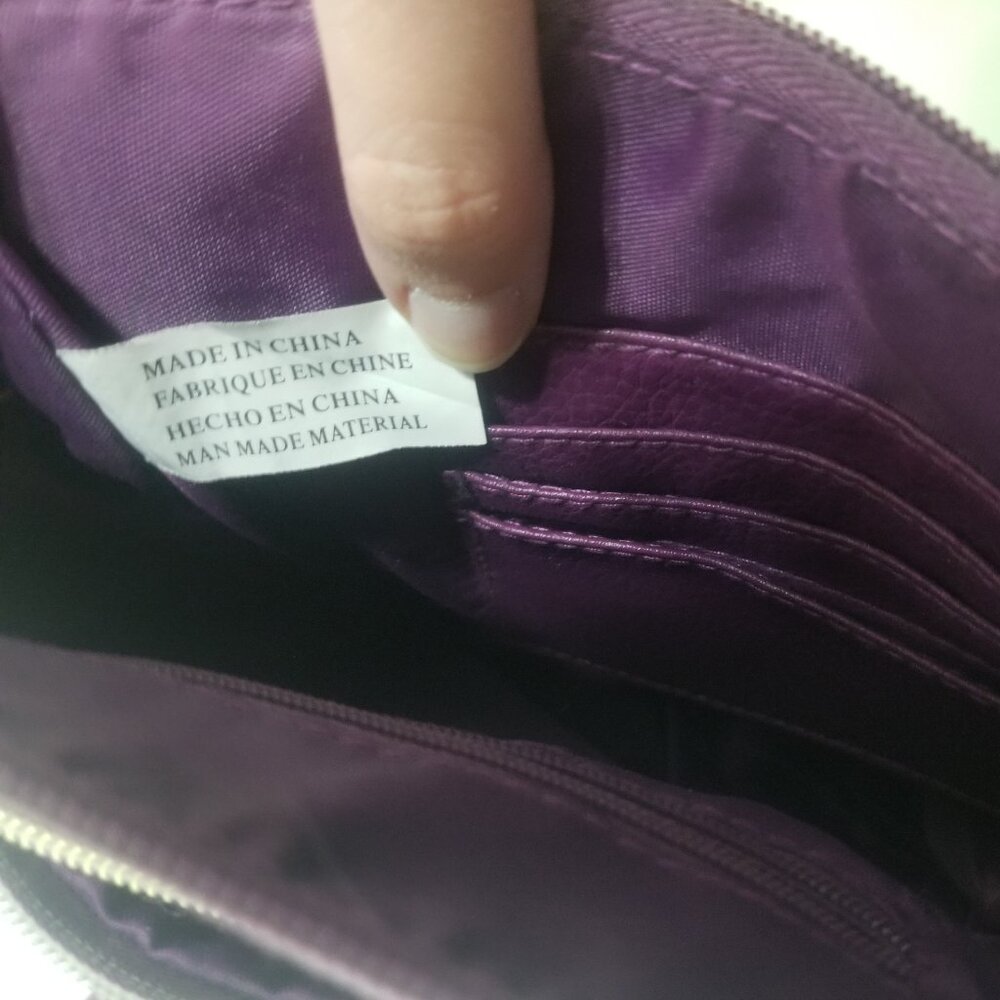 lovely purple purse w strap and several pockets - Picture 13 of 13